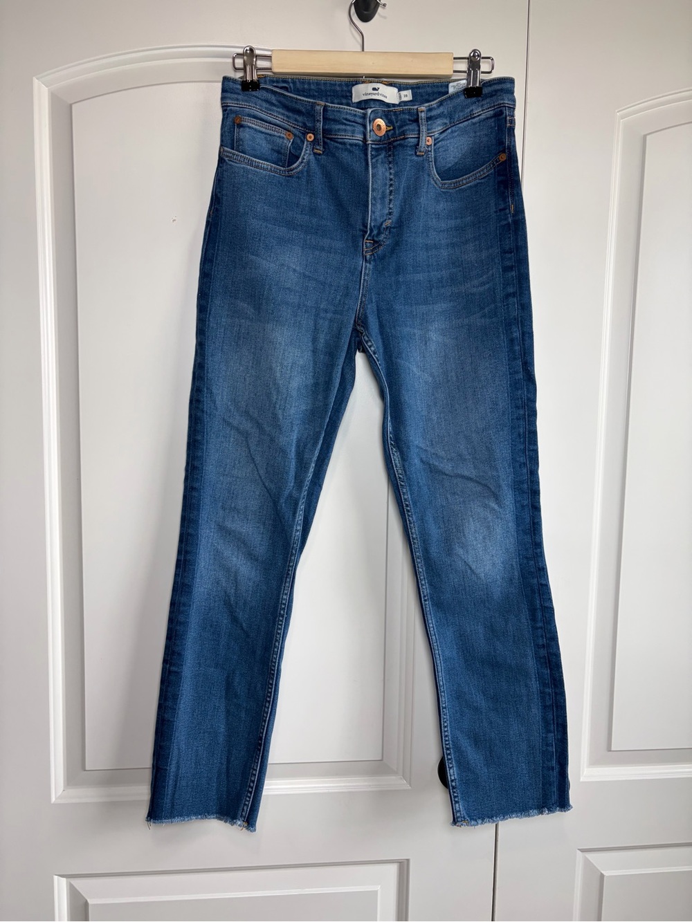 Vineyard Vines High Rise Straight Crop Jamie Jeans with Side Contrast Stripe